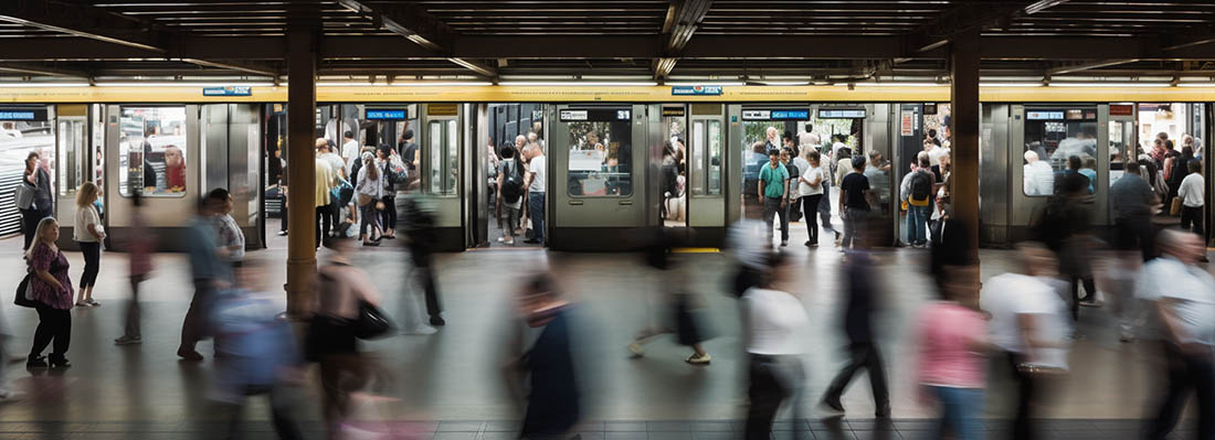 Reisebudget schonen: Nutze lokale Verkehrsmittel statt teurer Taxis